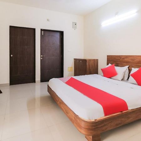 Oyo 63903 Hotel Shree Ram Villa Dwārka Kültér fotó