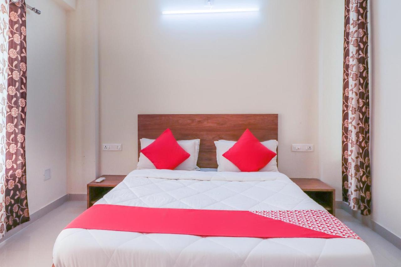 Oyo 63903 Hotel Shree Ram Villa Dwārka Kültér fotó
