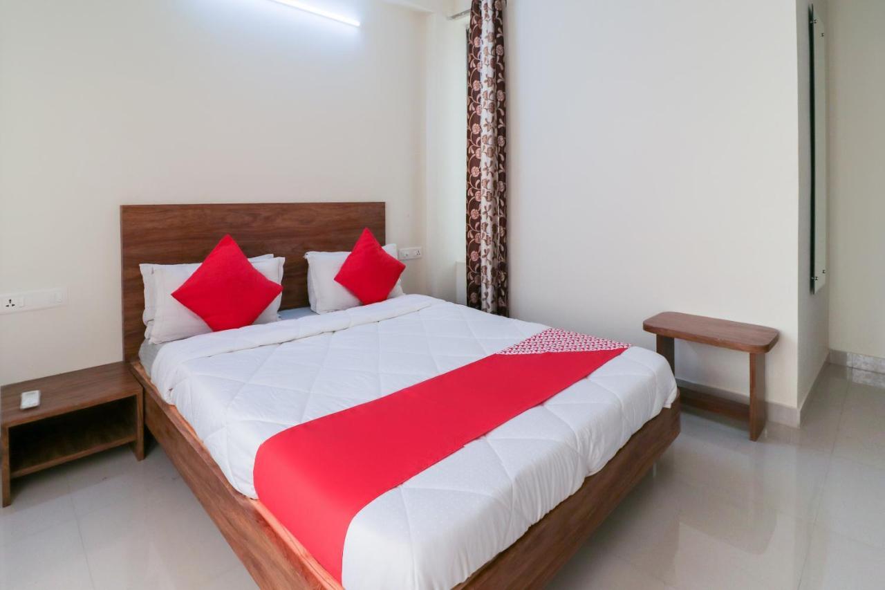 Oyo 63903 Hotel Shree Ram Villa Dwārka Kültér fotó